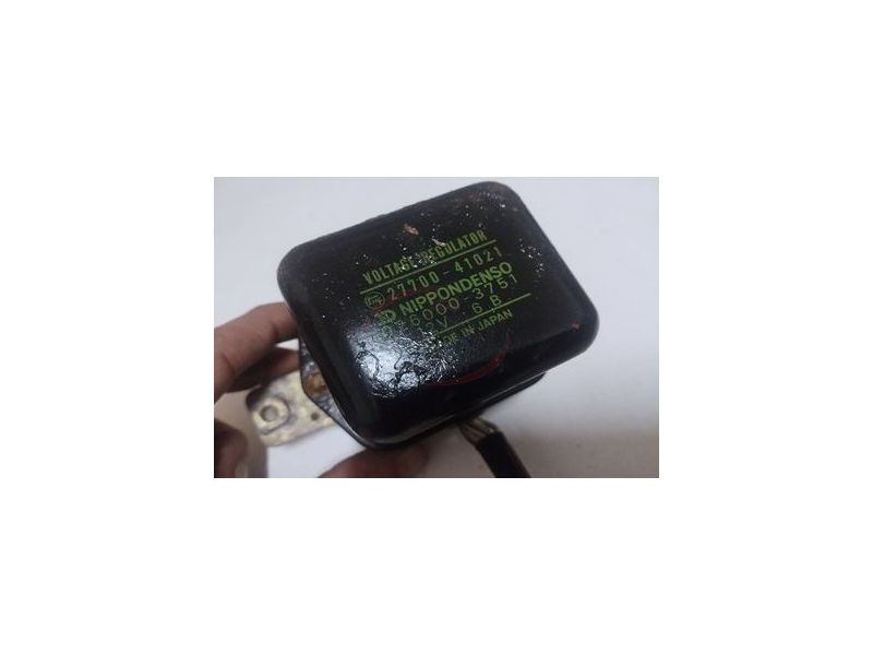 Toyota Land Cruiser / Toyota Hilux - Regulador de tensão (NIPPONDENSO)