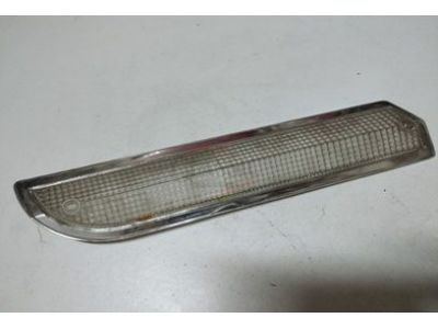 Peugeot 504 - Vidro farolim frente direito c/rebordo cromado (VERALUX)