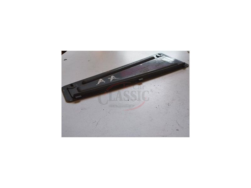Citroen AX - Tampa de acabamento do tablier (caixa fusiveis) (Fase I)