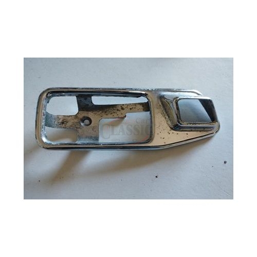 Mercedes-Benz Class S W116 / Mercedes-Benz W123 - Espelho interior de manipulo abertura / Puxador porta direita