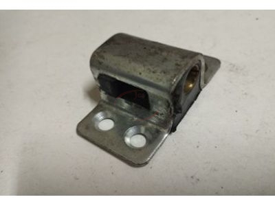 Mercedes-Benz W123 - Guia de batente fechadura porta esquerda