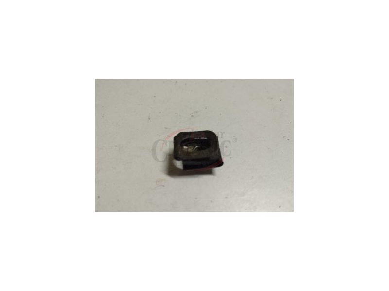 Mercedes-Benz W108 / Mercedes-Benz W110 - Mola prisioneira com porca (M6)