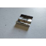 Mercedes-Benz W123 - União de friso embelezador do vidro óculo traseiro inferior (cantos)