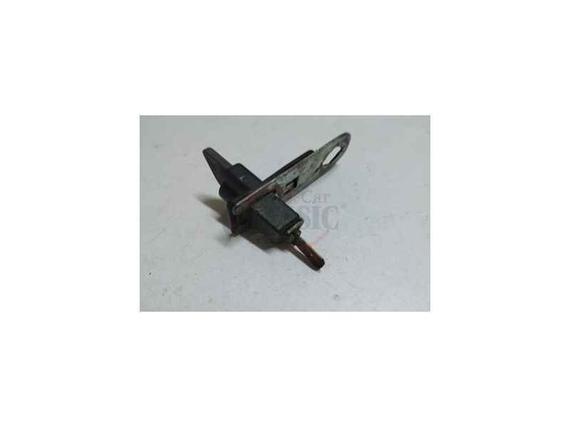 Opel Corsa A - Interruptor de contacto da mala