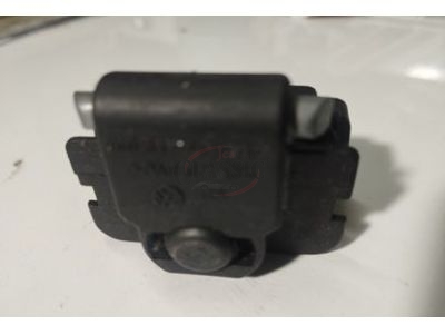 Seat Ibiza II 6K1 - Manipulo de abertura da tampa porta luvas (Sem chave)