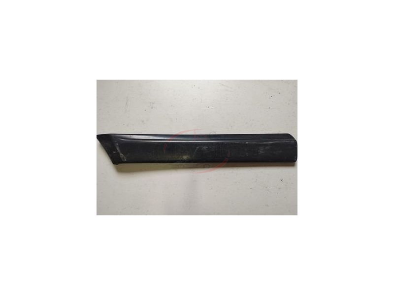 Mercedes-Benz Class C W202 - Friso embelezador da frente esquerdo (CLASSIC)