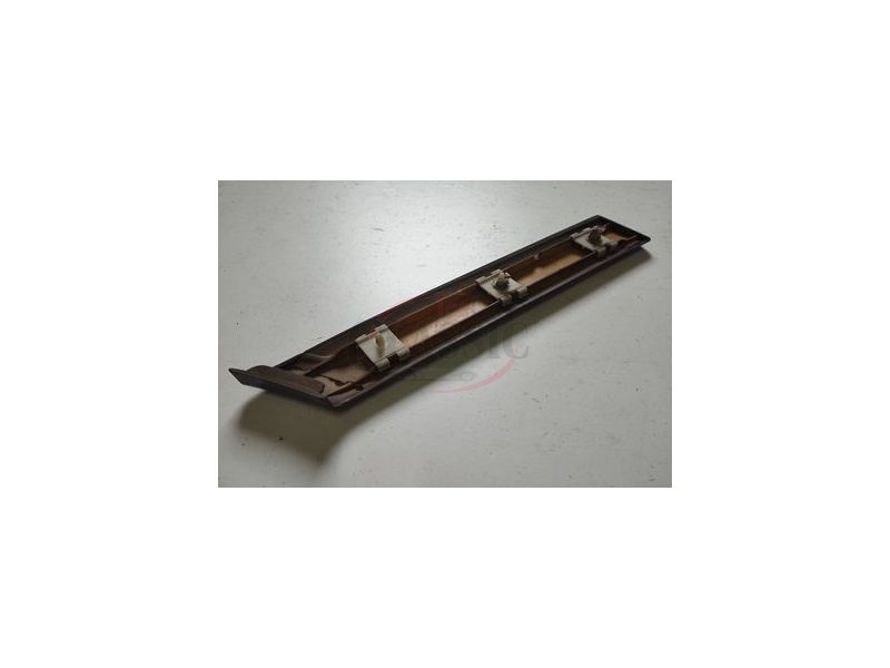 Mercedes-Benz Class C W202 - Friso embelezador da frente direito (ESPRIT)