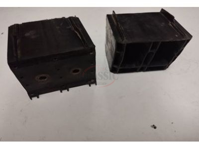 Renault 5 - Jogo (2) suporte de para-choques tras direito / esquerdo (Cêpo)