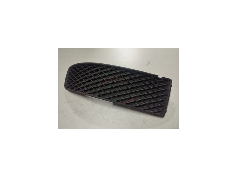 VW Polo III 6N2 - grelha de para-choques frente direita