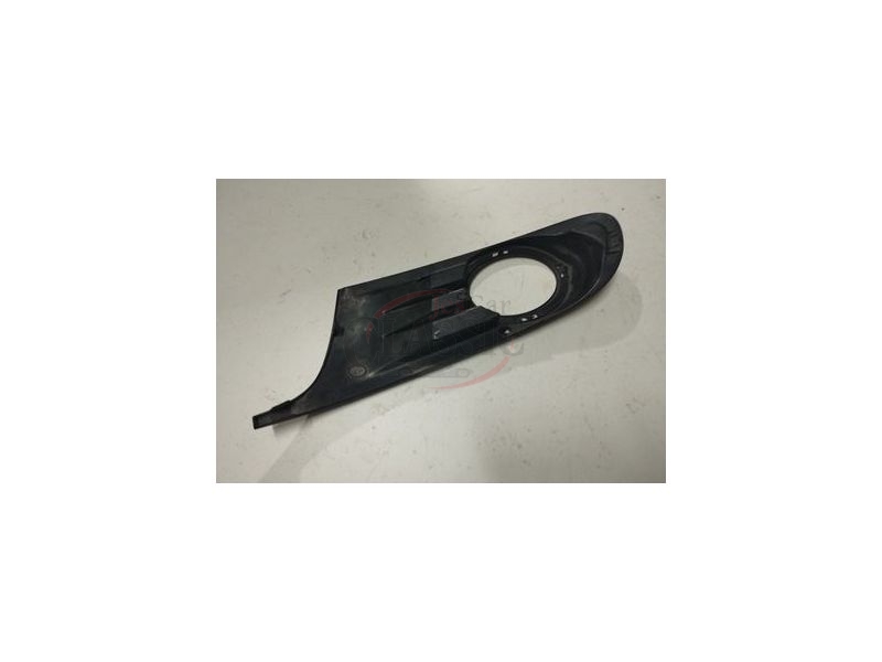 VW Golf VI - Grelha de para-choques frente direita