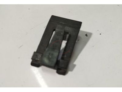 Mercedes-Benz W123 - Mola de fixação