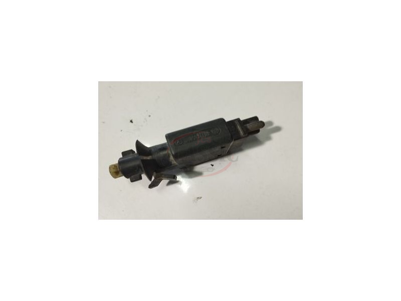 Mercedes-Benz W201 190 - Interruptor luz stop