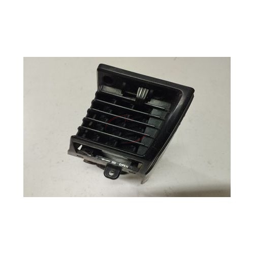 Toyota Corolla II KE20 / Toyota Corolla II KE25 - Difusor de ventilação habitáculo lado direito
