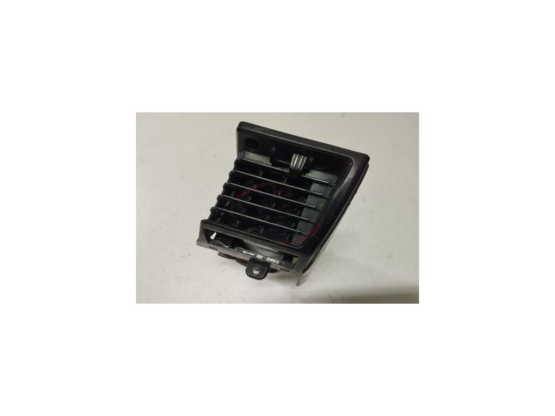 Toyota Corolla II KE20 / Toyota Corolla KE25 - Difusor de ventilação habitáculo lado direito