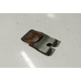 Toyota Corolla II KE20 - Mola de fixação metálica da entrada ar