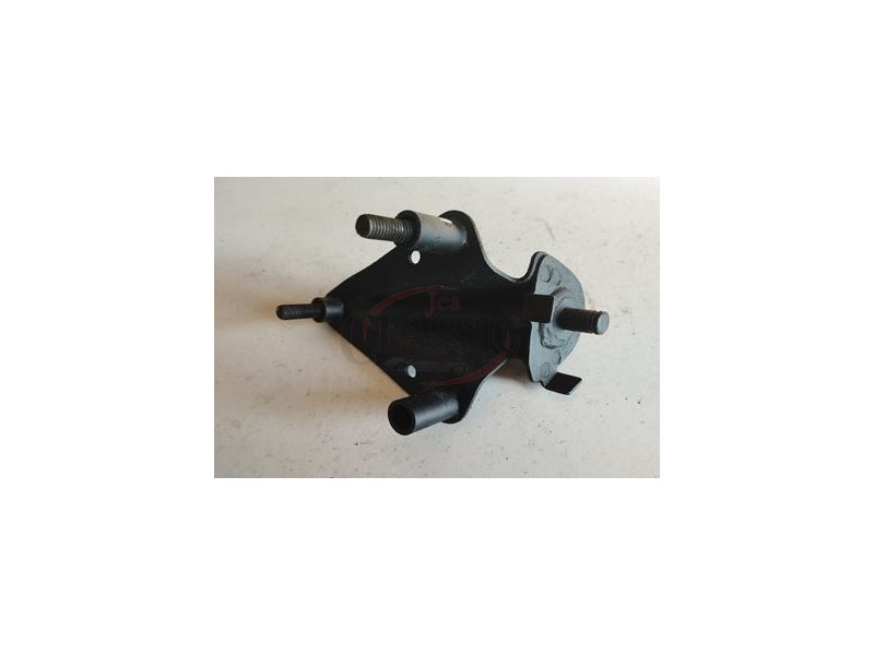 Toyota Corolla II KE20 - Suporte fixação do guia dos cabos de acionamento dos pedais