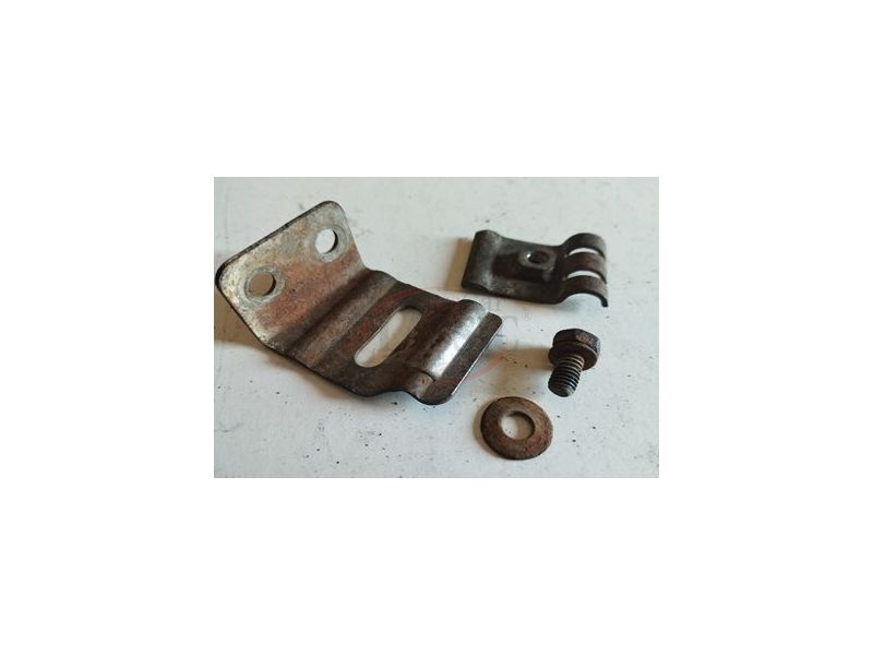 Toyota Corolla II KE20 - Abraçadeira de fixação dos cabos