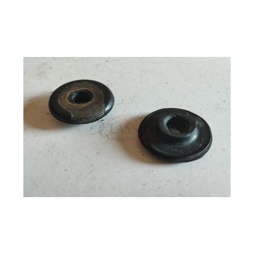 Toyota Corolla II KE20 - Jogo (2) anilhas fixação da tampa de válvulas (Mot. 3K)