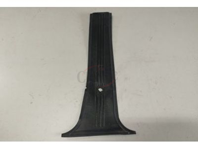 Toyota Corolla II KE20 - Guarnição de pilar de porta lado direito (4 Portas)