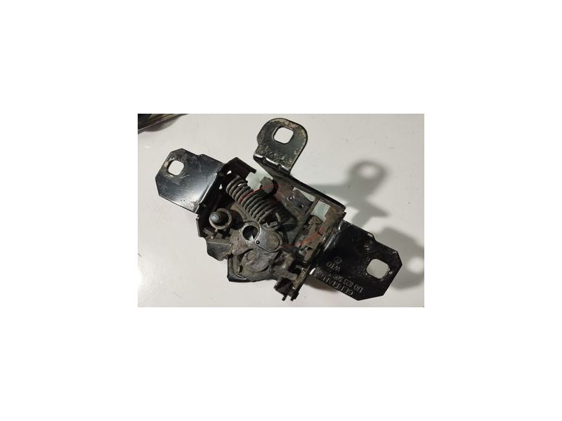 VW Bora / VW Golf IV - Mecanismo de fecho capot