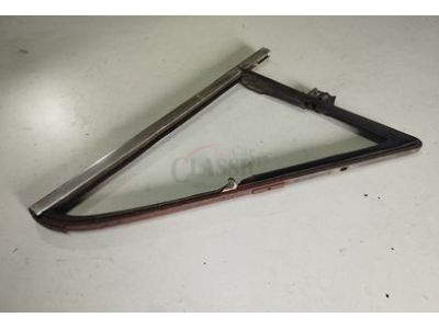 Fiat 124 / Fiat 125 - Aro do vidro ventilador porta frente esquerda