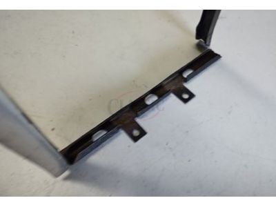 Mercedes-Benz W110 - Aro do vidro ventilador da porta frente direita