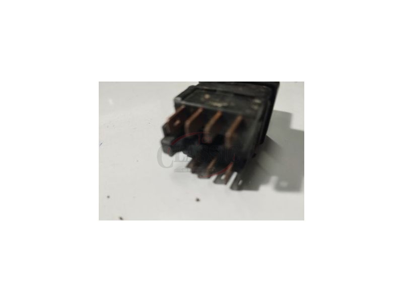 Fiat Uno Turbo - Interruptor de emergência (Com luz piloto)