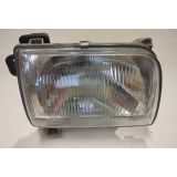 Nissan D22 - Farol principal direito H4 (NISSAN - KOITO)