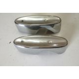 Ford Taunus 17M P5 / Ford Taunus 20M P5 - Jogo (2) Escudetes de para-choques tras