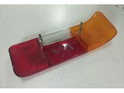 Mercedes-Benz W114 /8 - Vidro farolim traseiro direito (ARIC)