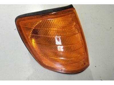 Mercedes-Benz W124 - Farolim frente direito (LEART)