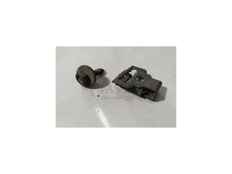 Peugeot 205 / Peugeot 309 - Mola de fixação do cabo de abertura do capot