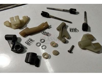 Mercedes-Benz W123 - Jogo de reparação / afinadores do farol principal