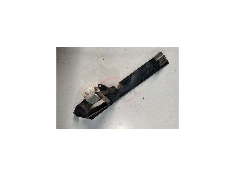 Renault Express - Resguardo radiador motor lateral esquerdo