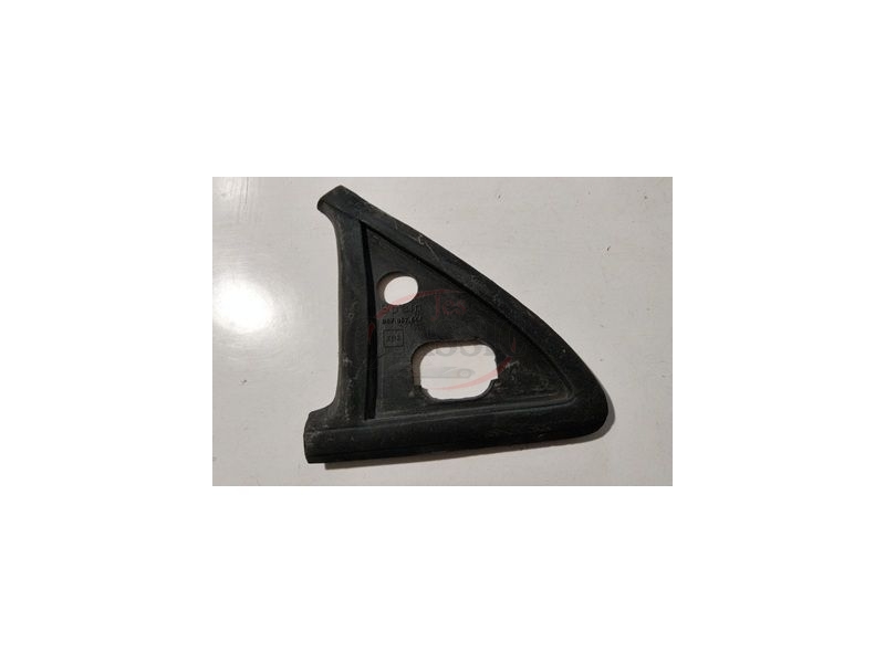 VW Polo II - Acabamento do espelho retrovisor exterior direito