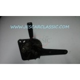 Nissan 100A - Mecanismo de regulação e abertura banco direito