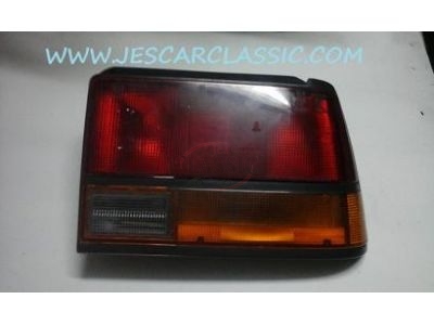 Toyota Corolla V AE80 - Farolim traseiro direito (IKI)