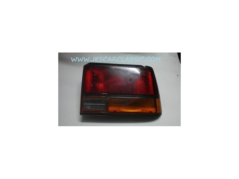 Toyota Corolla V AE80 - Farolim traseiro direito (IKI)