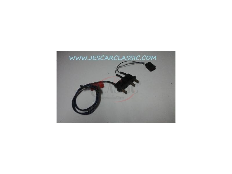 Ford Fiesta MkIII - Contacto da tampa mala