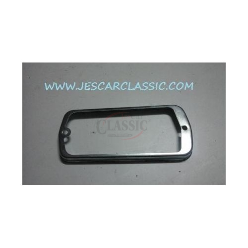 Nissan 120Y - Aro do farolim lateral