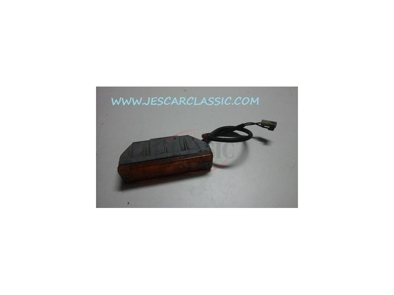 VW Golf I - Farolim frente (ULO)