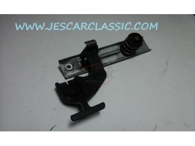 Renault Clio II - Mecanismo de abertura capot