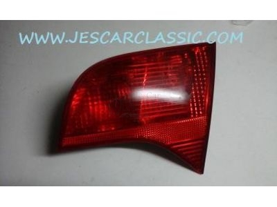 Audi A4 Avant B7 - Farolim traseiro direito interior (ULO)