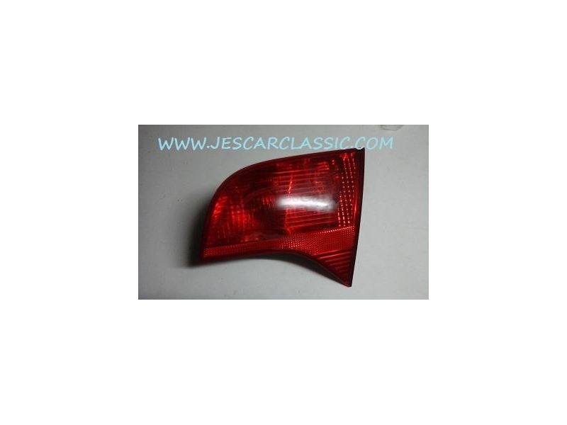 Audi A4 Avant B7 - Farolim traseiro direito interior (ULO)