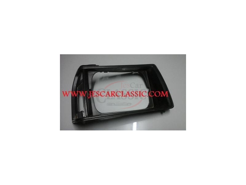 Nissan Sunny I B310 - Aro farol lado direito